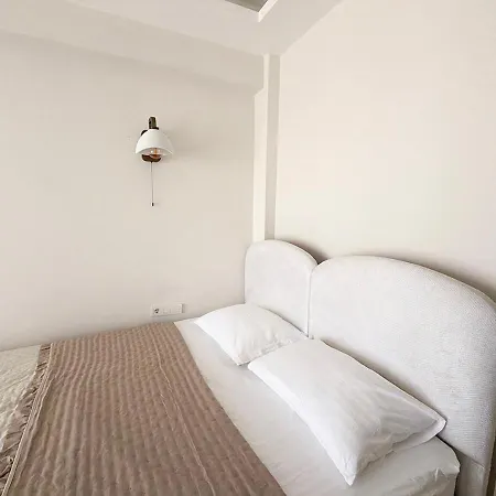 Villa Art Sapanca, Modern With Heated Pool