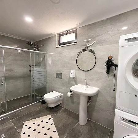 Villa Art Sapanca, Modern With Heated Pool